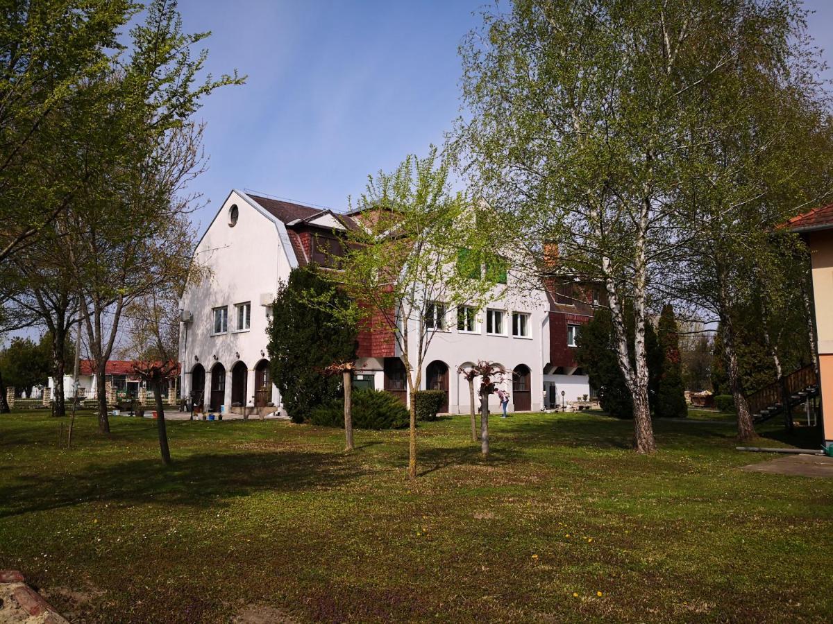 Laguna Panzio Gárdony Exterior foto